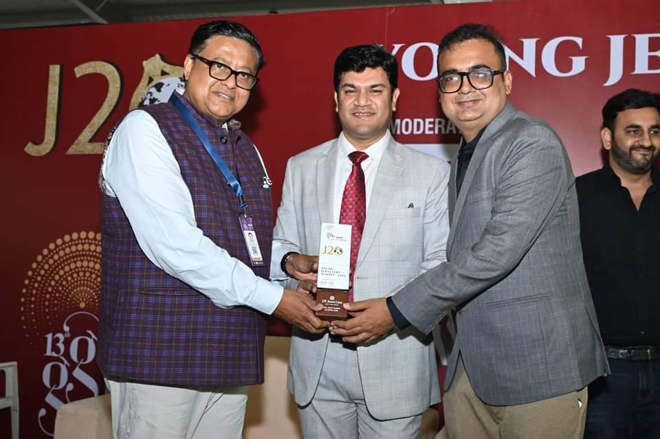 Award ceremony photo 8