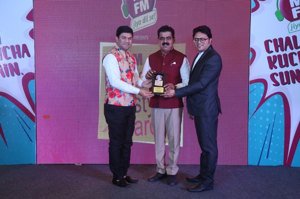 Award ceremony photo 3